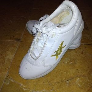 Women's White Asics tennis shoes